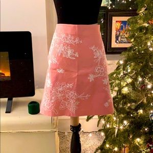 Fun and flirty pink skirt with white detailing